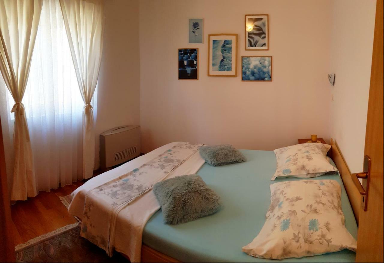 Apartments Dvor - Ap1, Ap2, Ap3 Baška Voda Exteriör bild
